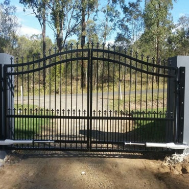MB24 Articulated Arm Swing Gate Opener
